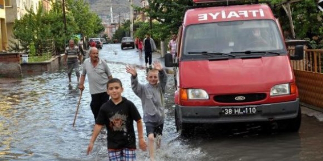 Valilik'ten 'kuvvetli rzgar ve saanak yamur' uyars