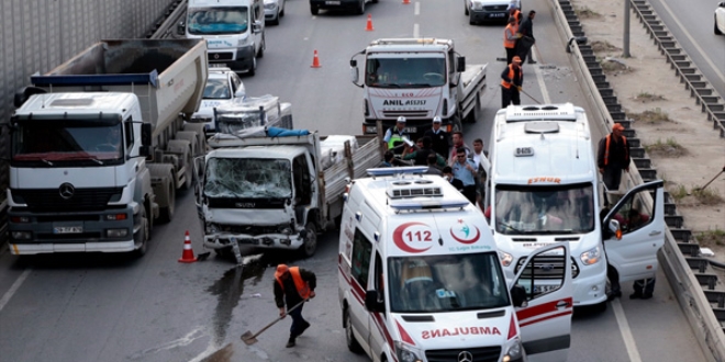 Eskiehir'de trafik kazas 3' renci 4 yaral