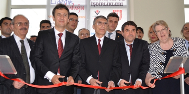 Prof. Dr. Sancar'ın ismi laboratuvara verildi
