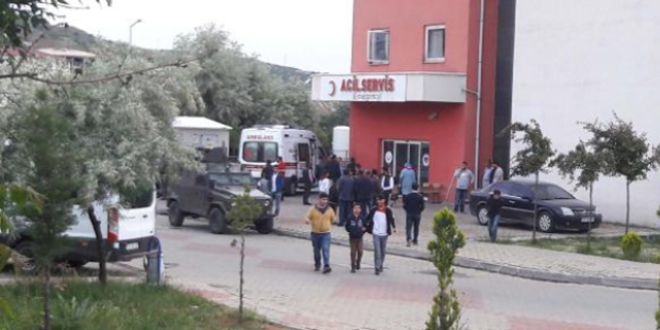 'Dur' ihtarına uymayan araca ateş açıldı: 3 yaralı