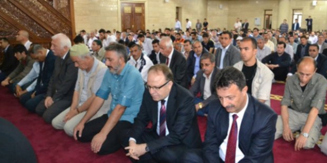 Siirt Üniversitesi Camisi, kılınan Cuma namazı ile ibadete açıldı