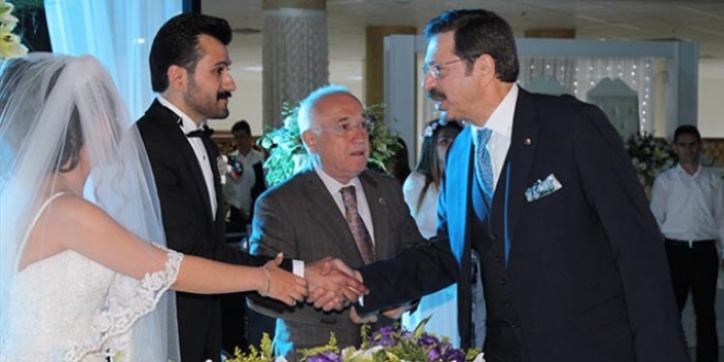Çiçek ve Hisarcıklıoğlu nikah şahidi oldu