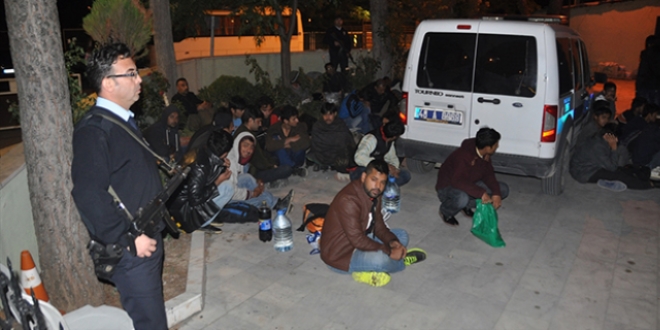 Edirne'de 31 sığınmacı ve kaçak yakalandı
