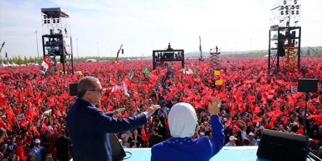 Fetih şöleninde 'Meclis'te PKK istemiyoruz' sloganları