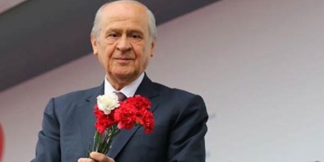 Bahçeli: İstanbul düşmeyecek, üç hilal asla inmeyecek...
