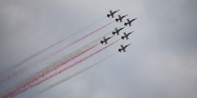 Atatürk Havalimanında uçuşlara 20 dakika ara verildi