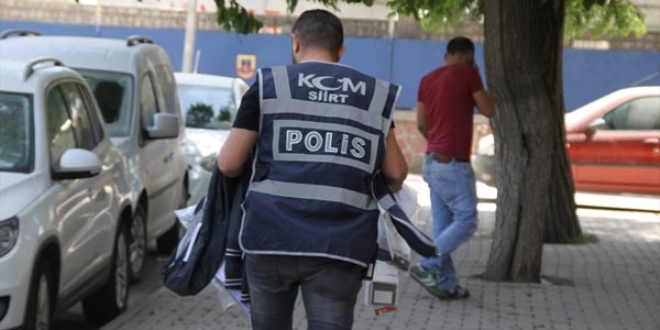 6 ilde gözaltına alınan 8 zanlı adliyeye sevk edildi