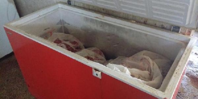 Serbest kaldı, domuz eti alan kasapları tehdit etti