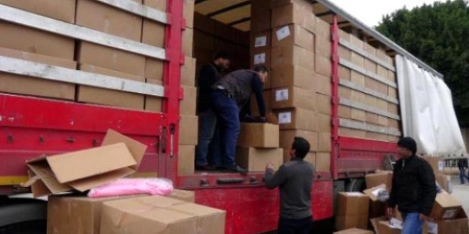 Zeytin kolileri arasında 340 kilogram esrar ele geçirildi