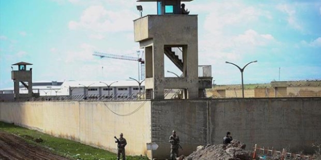 6 PKK'lı paspas sapı ile firar etmiş