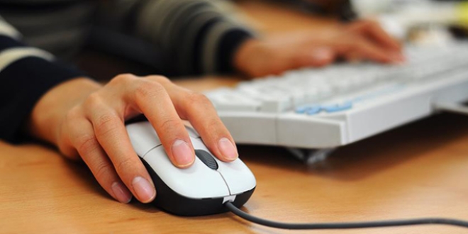 AB'den Facebook ve Twitter ile 'nefret içeriği' anlaşması