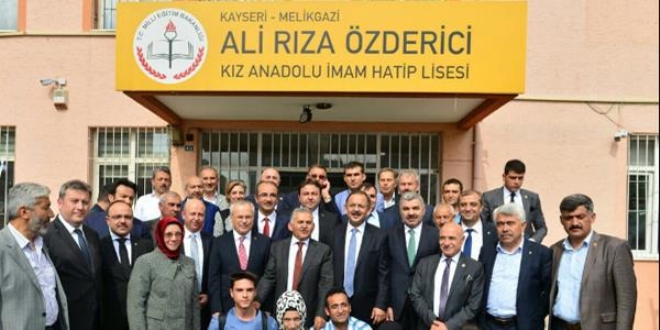 'Eskiden imam hatip binas yapmak kolay deildi'