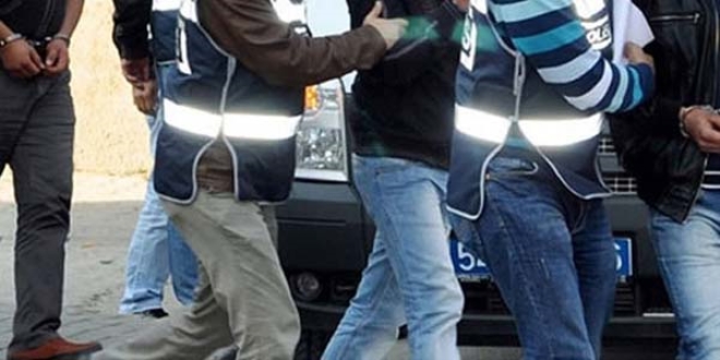 AÜ'de eski rektör danışmanı da gözaltına alındı