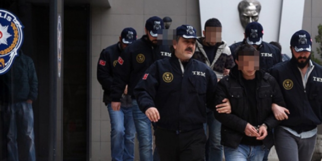 Bursa'da terr propagandas yapan 3 kii tutukland