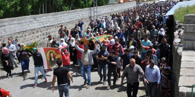 Çatışmada öldürülen teröristin cenazesi HDP'li vekil de katıldı