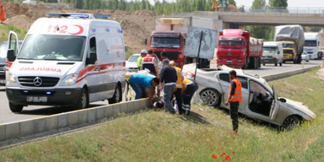 Belediye başkanı ve emniyet müdürü kazada yaralandı