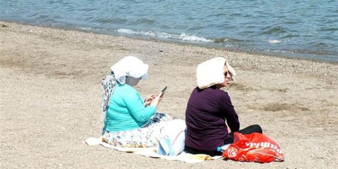 Plajlar yerli turiste kaldı