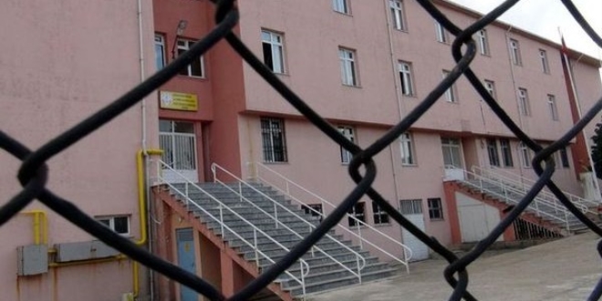 Pansiyon görevlisi öğrencilere tacizden tutukladı