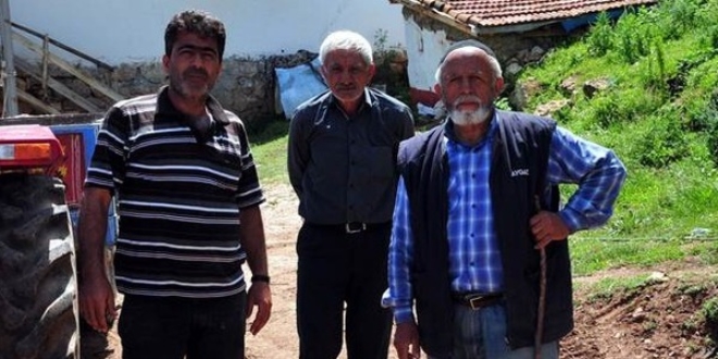 Cem Özdemir'e köylülerinden tepki geldi