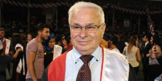 61 yaşında üniversite'den mezun oldu