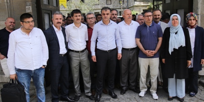 İstanbul Erkek Lisesi Müdürü Konar'a destek