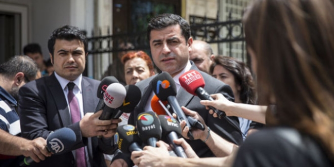 Demirtaş: Demek ki Türklük Türkiye'de bir üst kimlikmiş