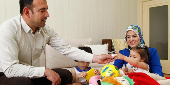 Yuvaları yıkılan çocuklara 'koruyucu melek' oluyorlar