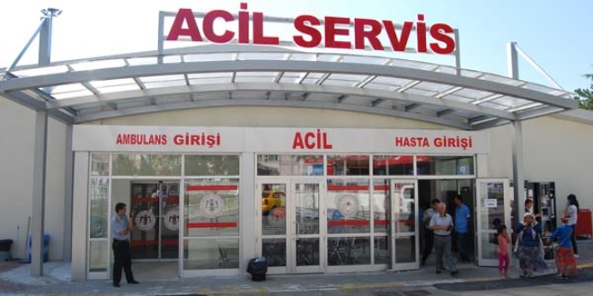 Memurları taşıyan araç kaza yaptı: 1 ölü, yaralı