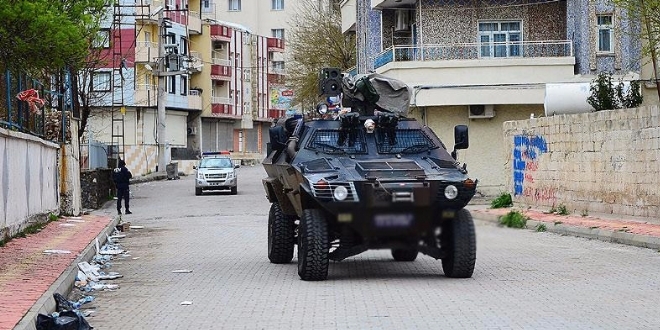 FET'c polis, PKK'l terriste yol vermi