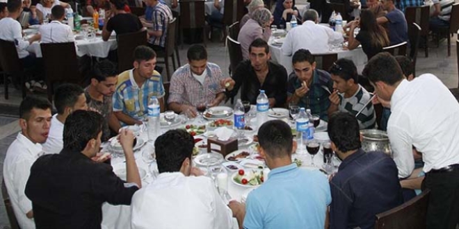'Asosyalleşen gençleri iftar sofraları kaynaştırabilir'