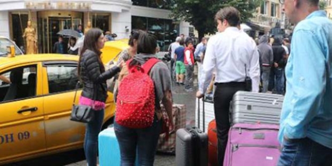Saldırının ardından turistler otellerini terketti