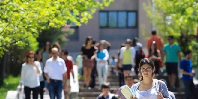 Liseden mezun olmayanın üniversiteye kaydı geçici olarak yapılacak