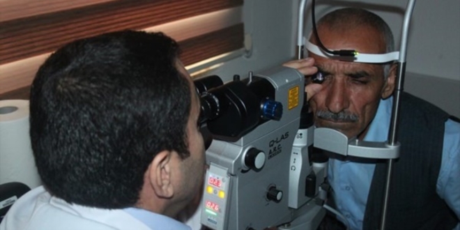 Cizre'de ilk defa katarakt ameliyat yapld