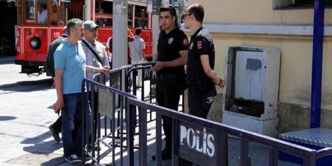 stiklal Caddesi'nde polis noktalar kuruldu