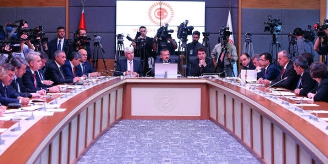 Askere 'yasal zırh'a CHP ve MHP'den destek geldi