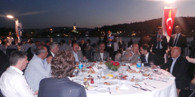 İETT'den çalışanlarına iftar yemeği
