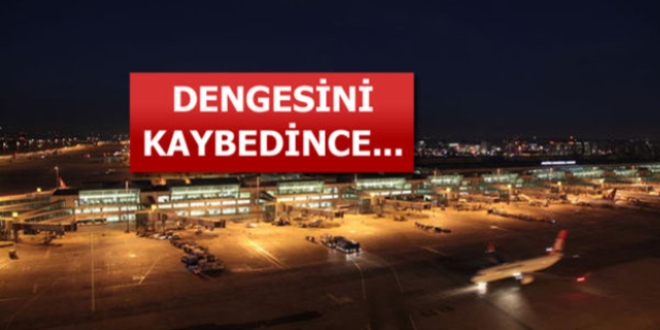 Uçağın kapısından düşen işçi yaralandı