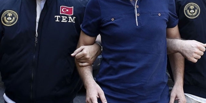 Sahte kimlik kartı, ehliyet düzenleyen 2 kişi tutuklandı