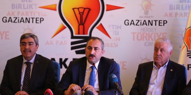 Gül: Zaten fiilen şu anda yarı başkanlık uygulanıyor