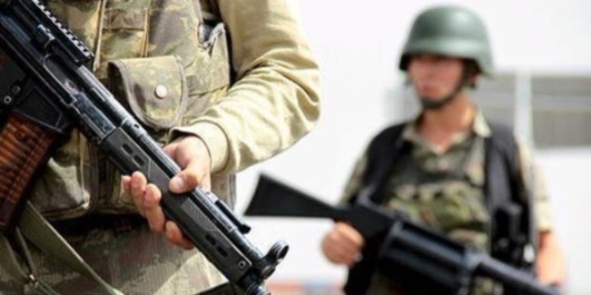 Kars'ta askerlik şubesine roketatarlı saldırı