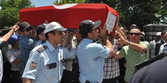Kaza kurşunuyla ölen polis son yolculuğuna uğurlandı