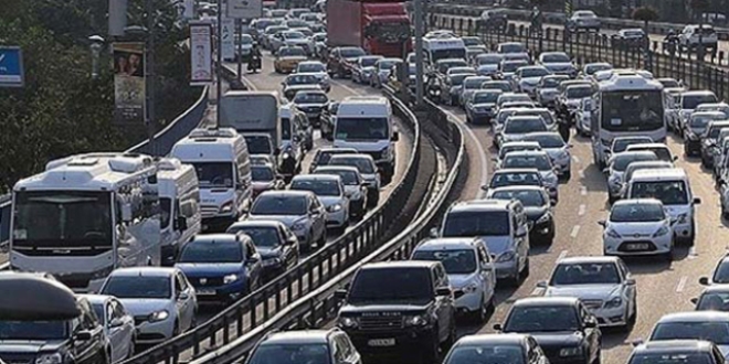 Trafiğe kayıtlı araç sayısı arttı