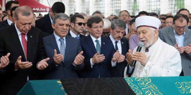 Erdoğan, Gül ve Davutoğlu cenazede bir araya geldi