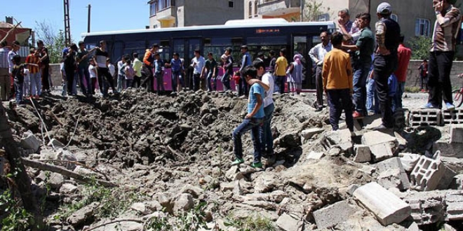 Teröristlerin tünel kazarak yola döşediği patlayıcı imha edildi