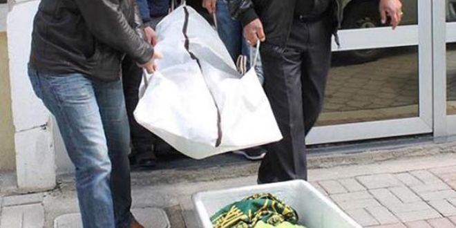 Üniversite öğrencisi, tavana astıgı çarşafla intihar etti