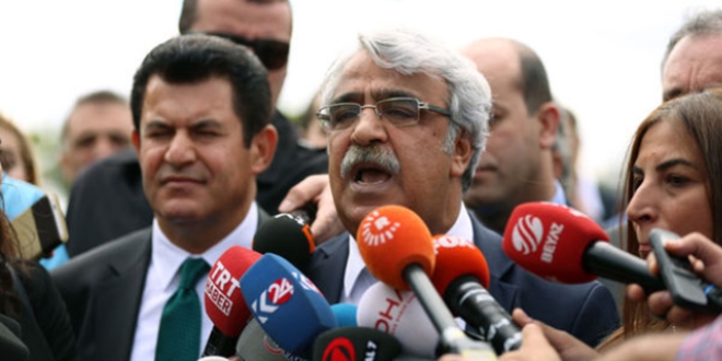 Mithat Sancar: Dokunulmazlık dilekçemizde 52 imza gerekli