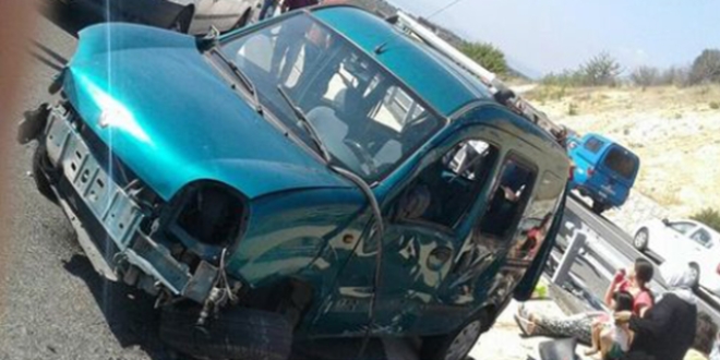 İzmir'de trafik kazası: 2 ölü, 6 yaralı
