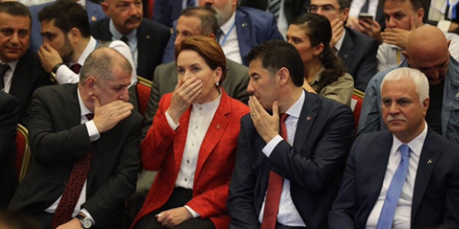 MHP'de muhalifler tüzük kurultayını topladı
