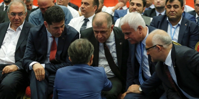 Önergeler kabul edildi, MHP kongre'ye gidiyor