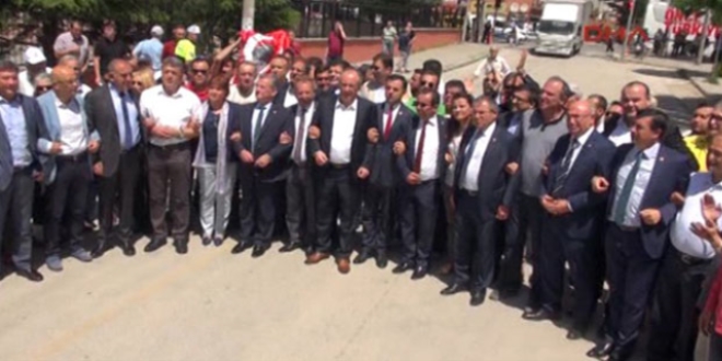 24 CHP'li vekil, Bolu Valiliği'ne yürüyor